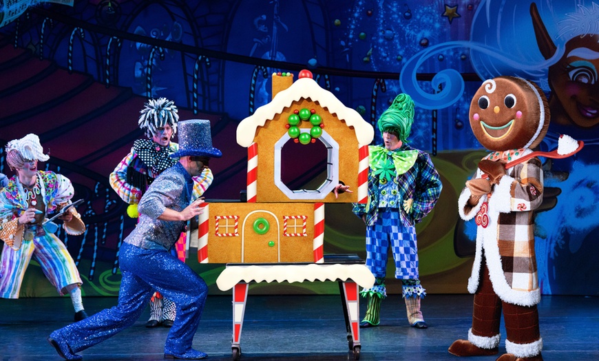 Image 4: POMP, SNOW & CIRQUEumstance show at Gaylord Opryland Resort