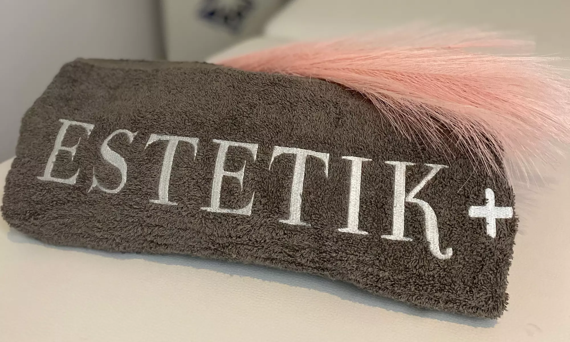 Tratamiento facial efecto lifting relajante y regenerador