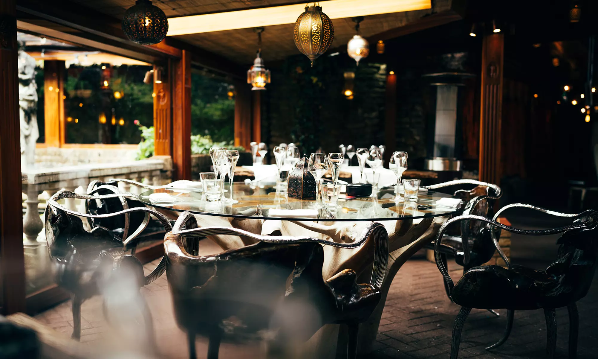 Stadhampton: Romantic Stay for 2 with Dinner & Champagne