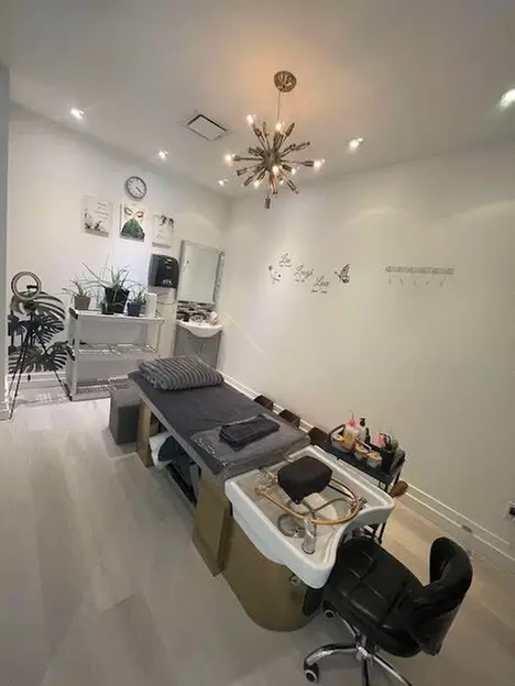 70 or 110-Min Luxury Head Spa w/Massage on Neck & Scalp + Mini-Facial 