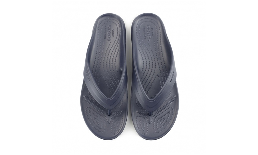 Image 5: Unisex Crocs Classic Shoes