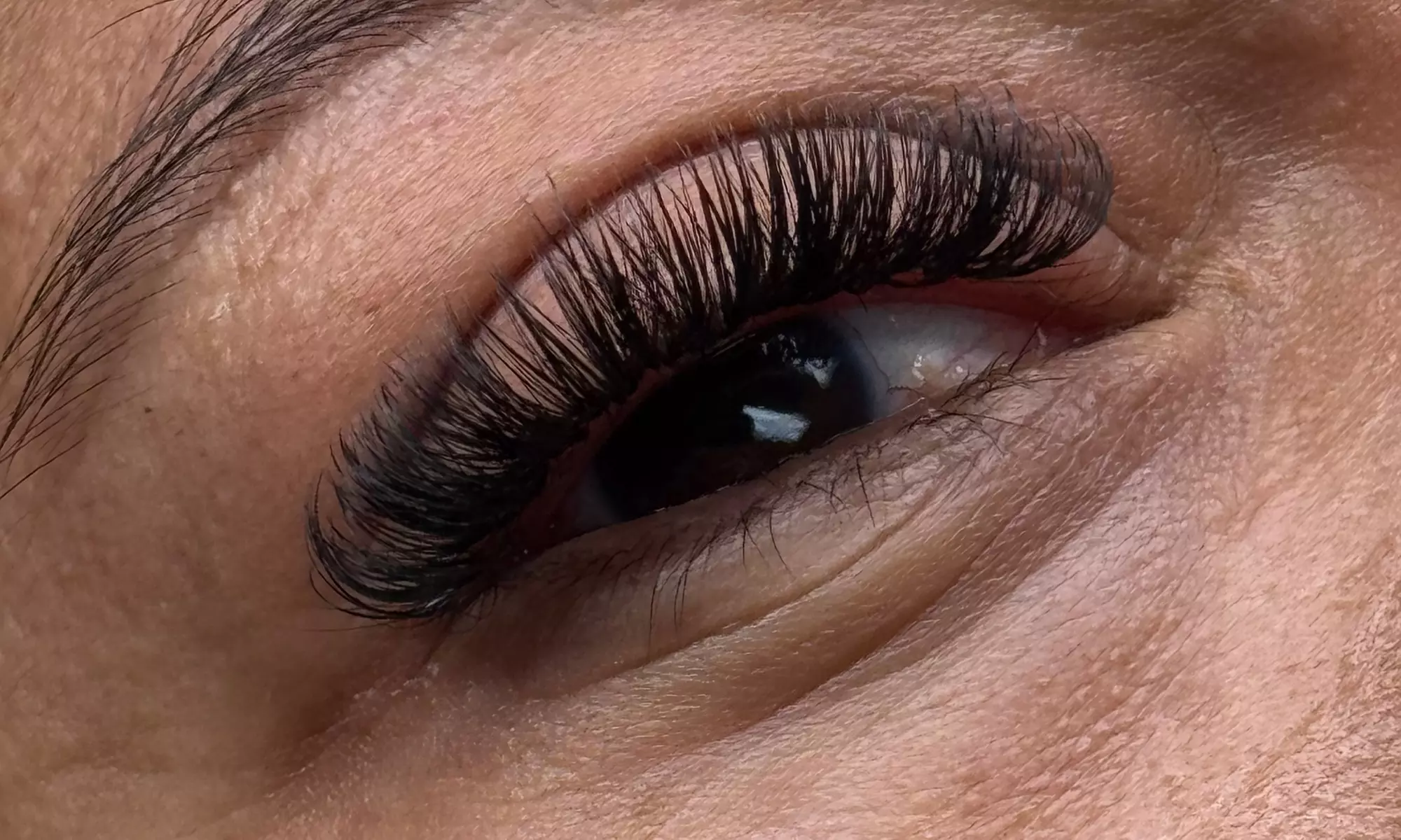 Get Volume Full Set or Hybrid Full Set at Elixir Beauty