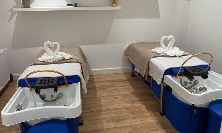 Image 2: Geniet van een diepe hoofdhuidverzorging met een luxe Head Spa van 60 minuten, alleen of samen met 50% korting