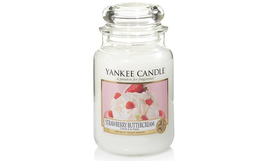 Image 1: Yankee Candle Strawberry Buttercream