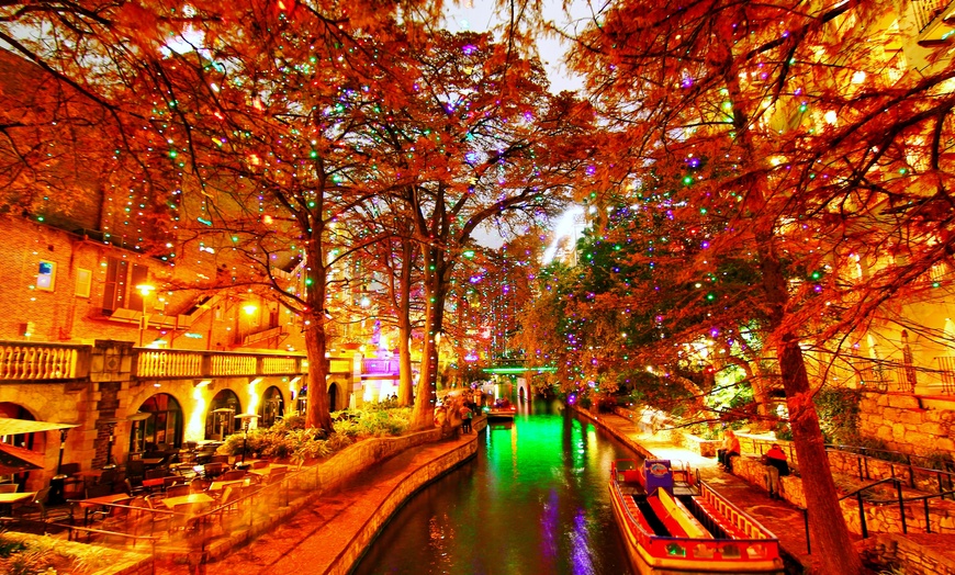 Image 3: 8-Day Christmas Market - Milan & Venice Vacation with Hotels & Air