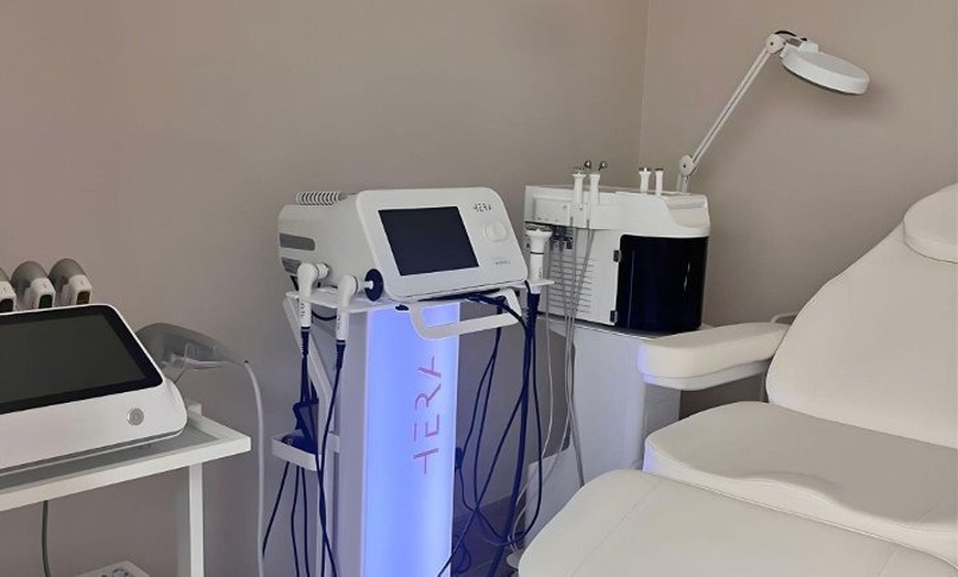 Image 4: Radiofrecuencia HERA facial o corporal, 1 o 2 sesiones por zona