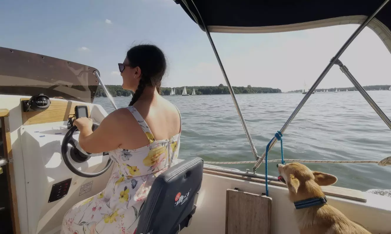 2 Std. Segeln für 1-3 Personen oder 1 Std. Motorboot für 1-2 Personen