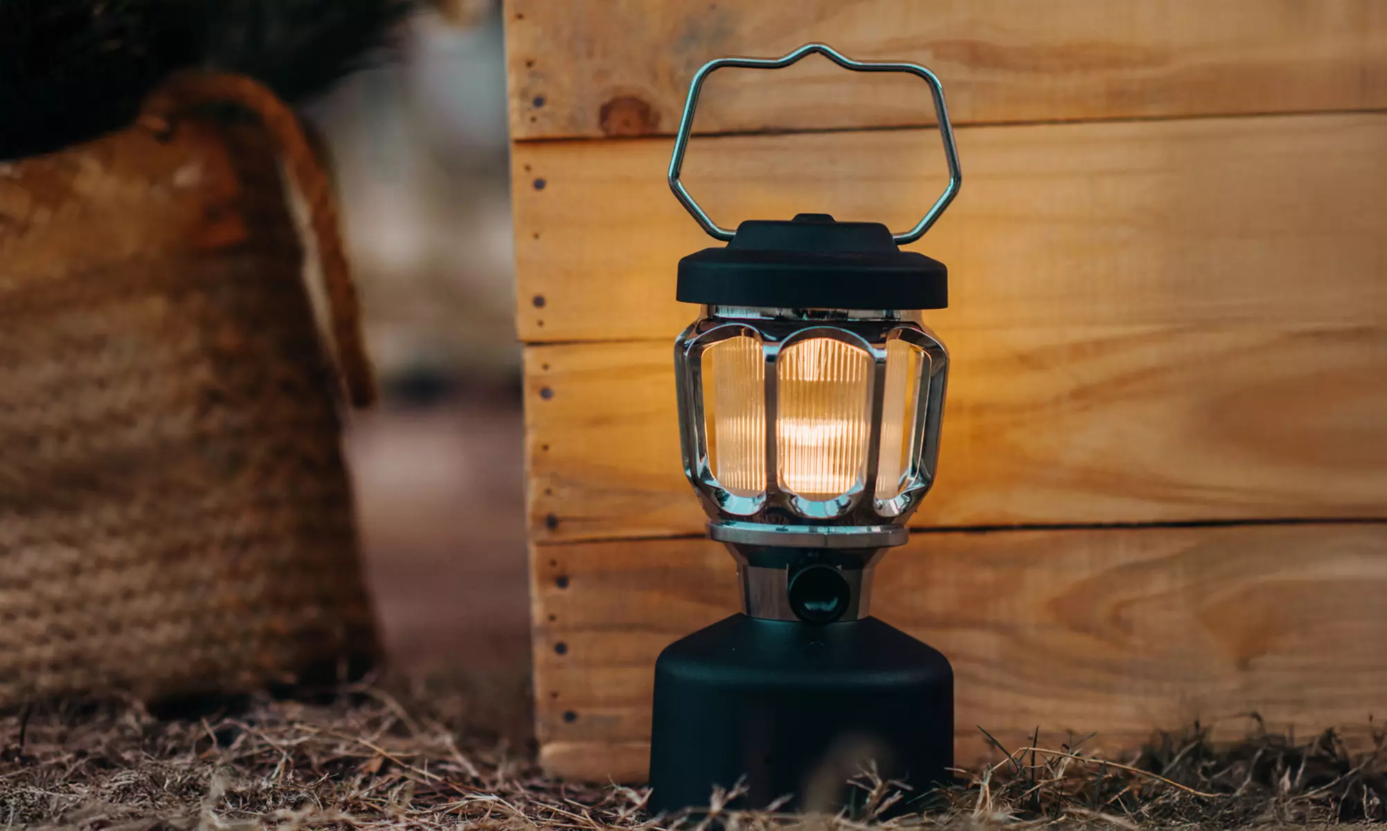 Lanterne LED autonome (100 heures) et rechargeable