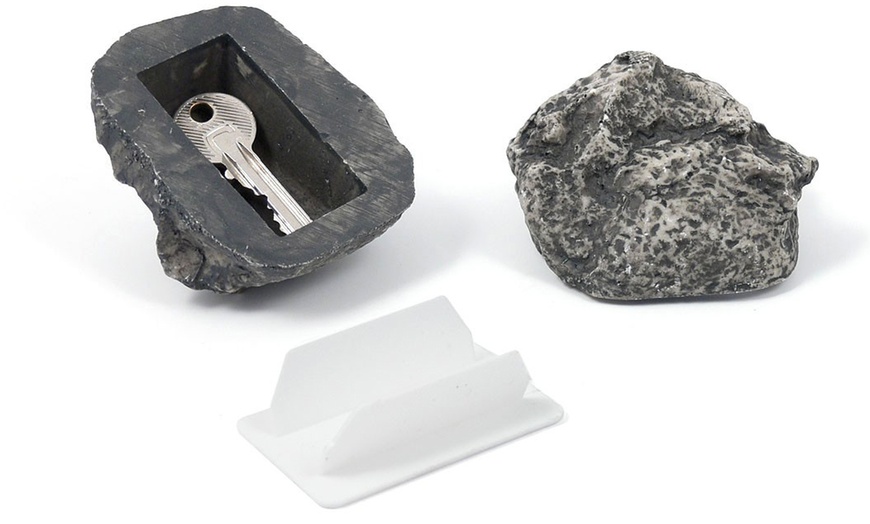 Image 1: Outdoor Rock-Shaped Key Holder