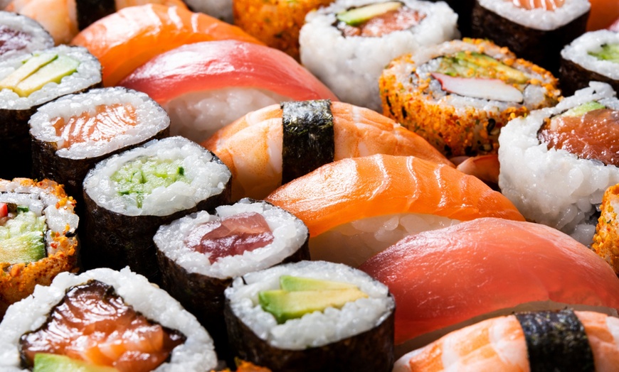 Image 12: Enjoy a 5* Lunch Buffet w/ Pool Access for 1 Child, 1, 2 or 4 Adults 