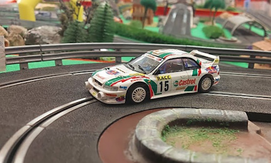 Image 4: Carrera de slot de hasta 60 minutos: elige Quick Race o GP Experience