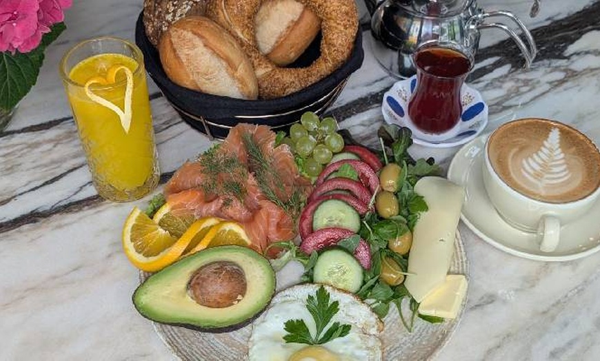 Image 6: Klassisch oder Deluxe Frühstück inkl. Heißgetränk für 1-4 Personen