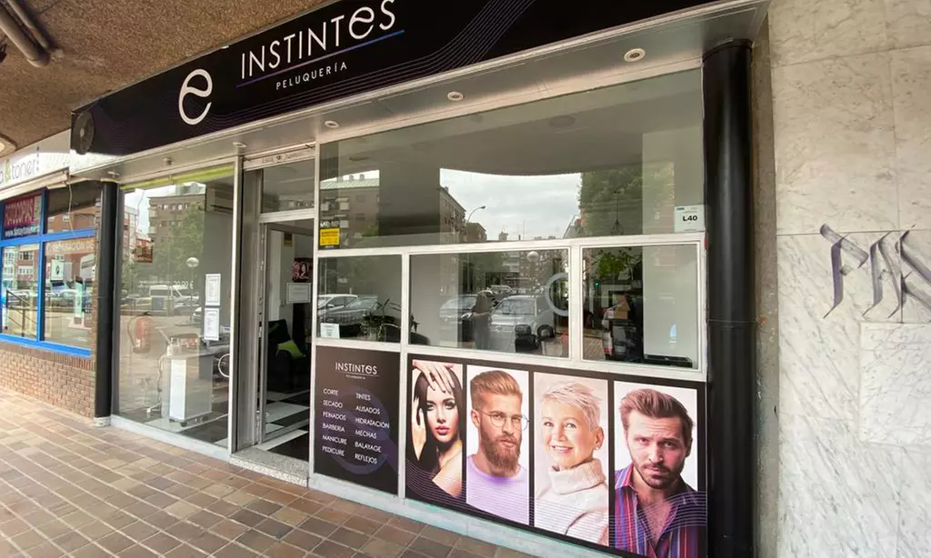 Hasta 41% de dto. en Peluquería - Corte de pelo en Instintes Peluqueria