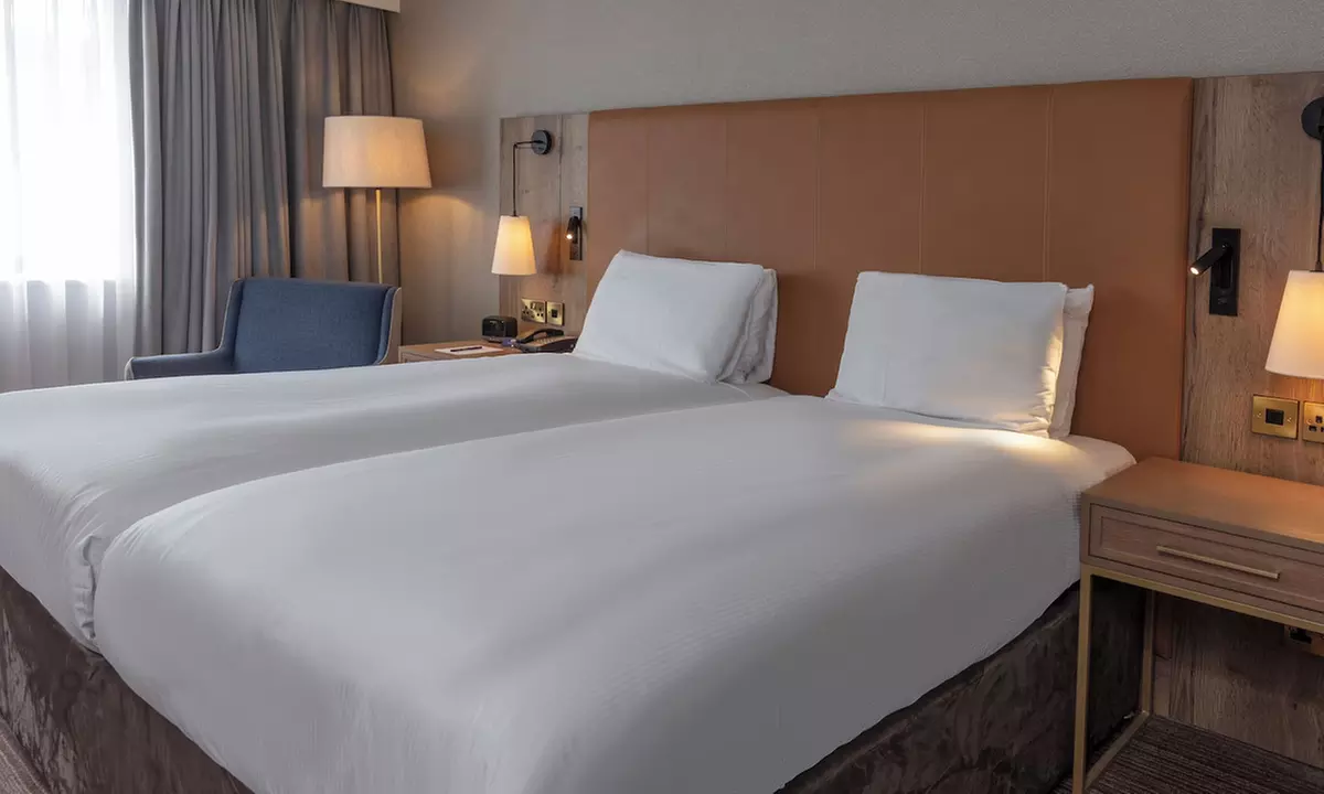 Oxfordshire: Spa Stay with Breakfast, Dining Credit and Late Check out