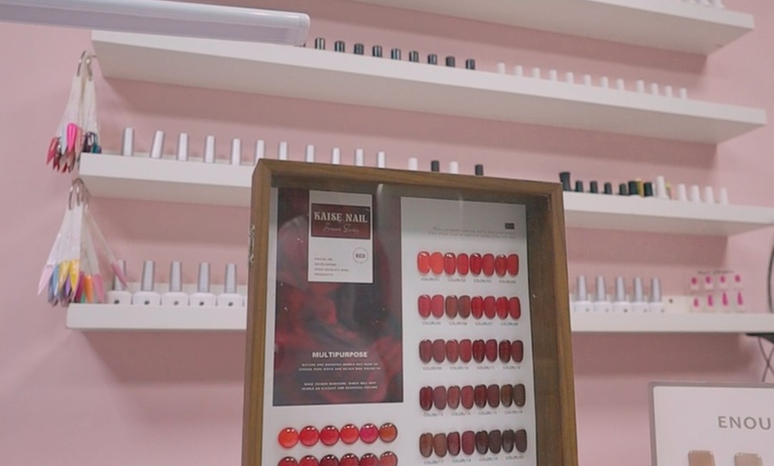 Image 6: Total Transformation with Head-to-Toe Care For a New You