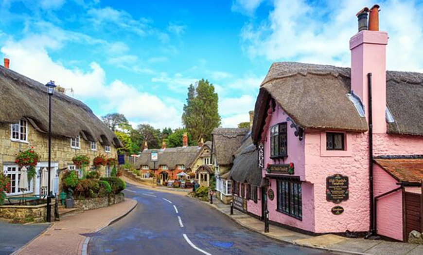 Image 3: Isle of Wight Day Trip for 1 with Multiple London Departure Locations