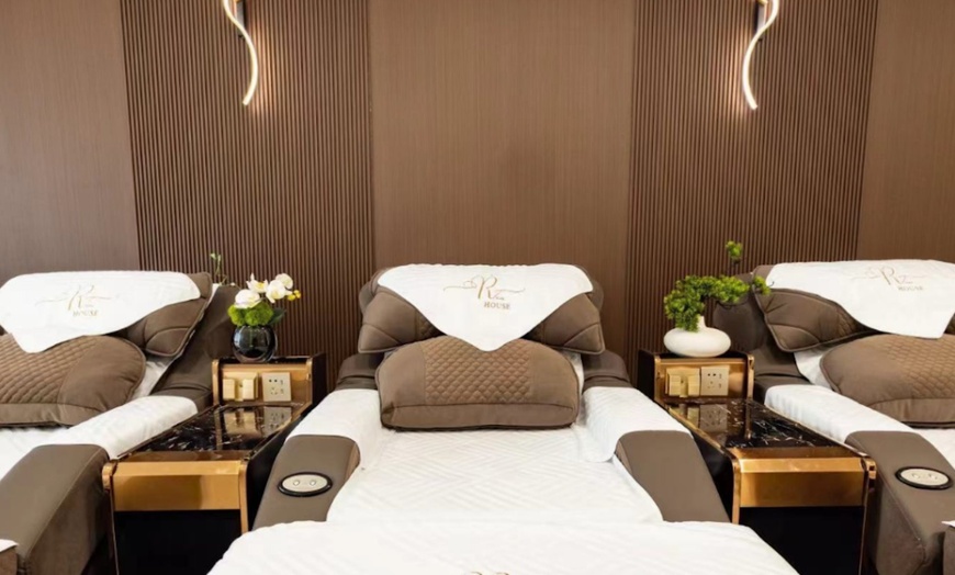 Image 4: Couples 50-Minutes Therapy Deep Tissue or Swedish Body Massage