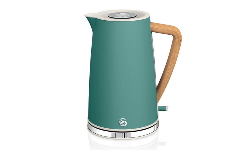 Image 4: Swan Nordic Kettle and Toaster
