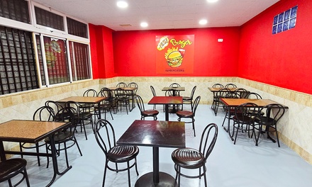 Yes Burger: menú para 2 personas con 1 entrante o 2 raciones de patatas, 2 burgers, 2 postres o cafés y 2 bebidas - Yes Burger