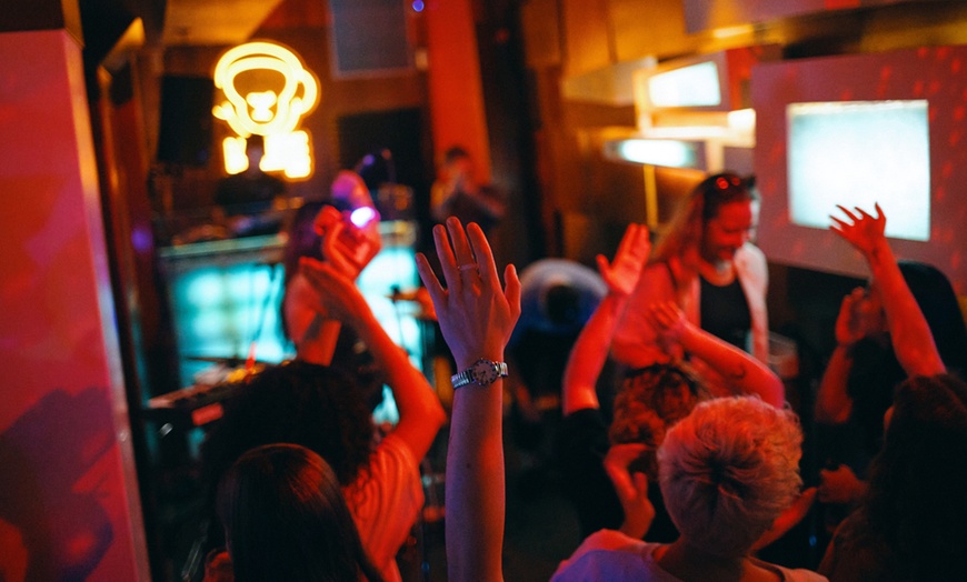 Image 13: Jam Latina en Monete Club: entrada con 2 copas para jueves a las 23 h