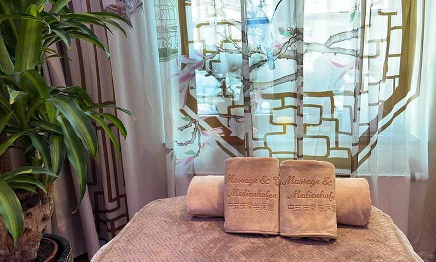 Image 4: 45 Min. Wellness- oder Traditionelle Chinesische Ganzkörpermassage
