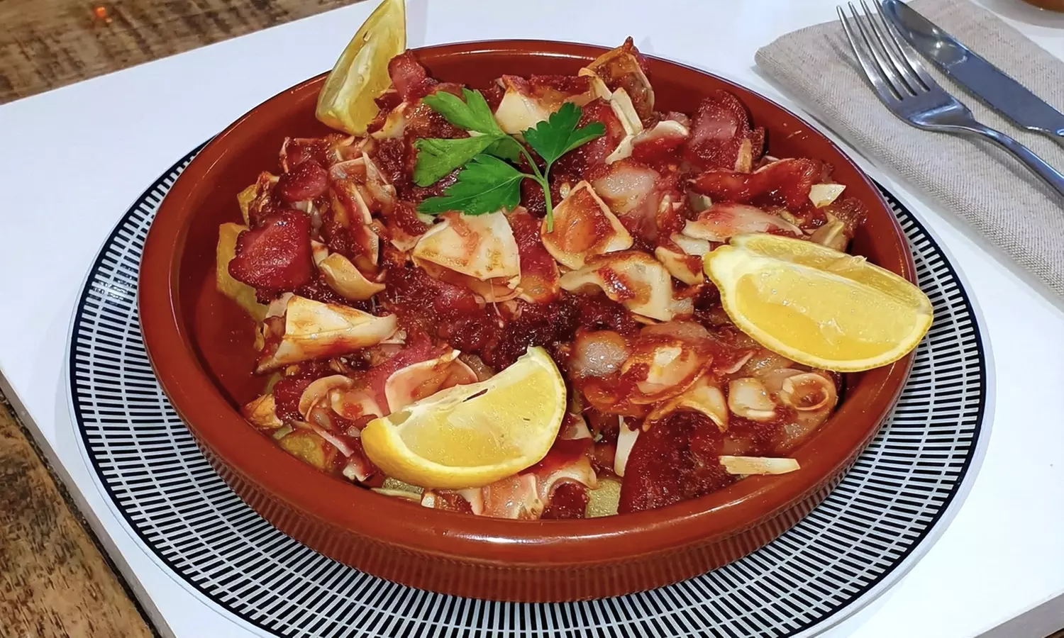 Menú de picoteo para 2 o 4 personas con raciones y bebidas