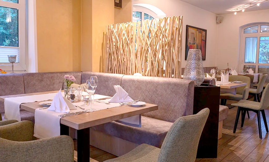 Image 6: Müritz: Superior-Doppelzimmer mit Frühstück und Spa