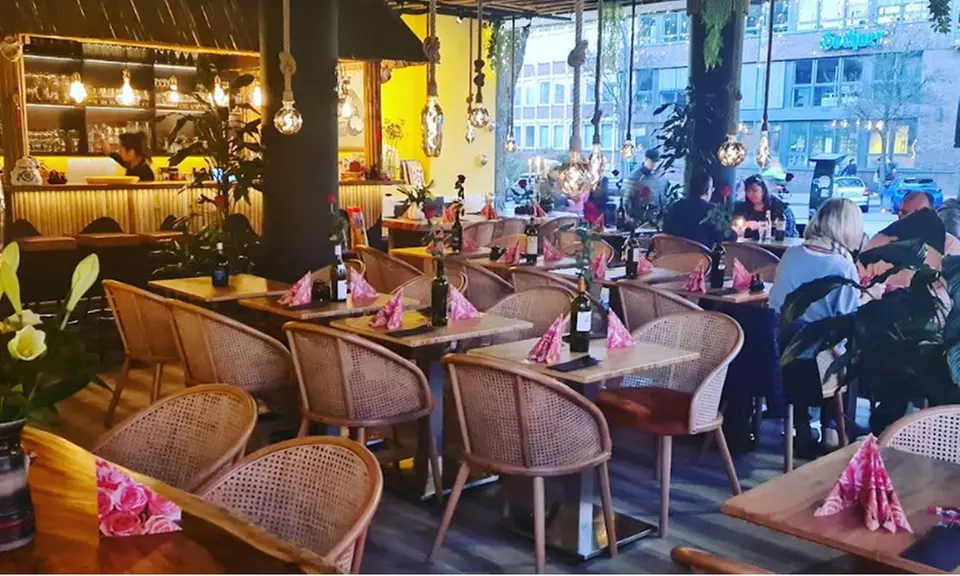 Sushi-Genuss im Großformat: XXL Sushi Platte für 2 oder 4 Personen