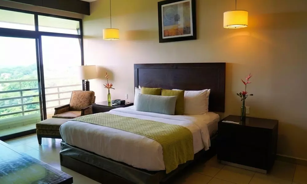 ✈5-Night Panama Vacation with Air & Hotels from Travel by Jen