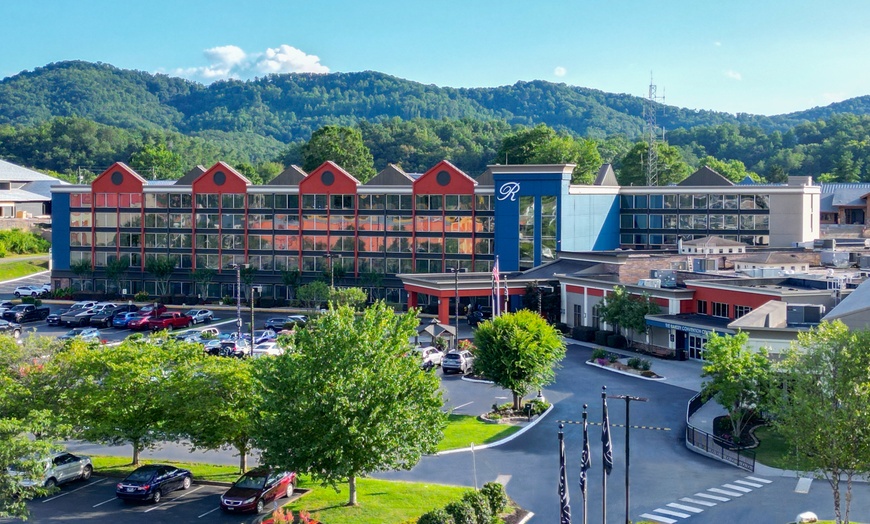 Image 16: Tennessee Hotel in the Smokies