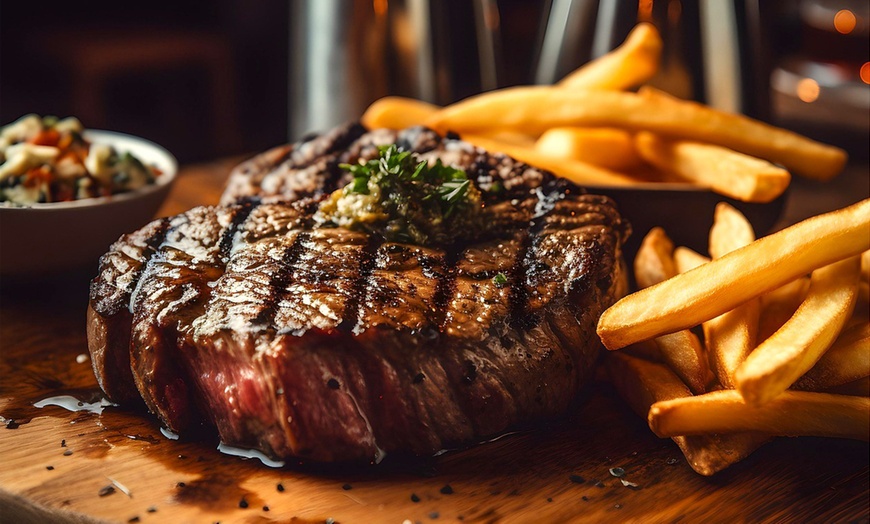 Image 2: Côte de bœuf à partager avec frites et un verre de vin pour 2 ou 4 p.