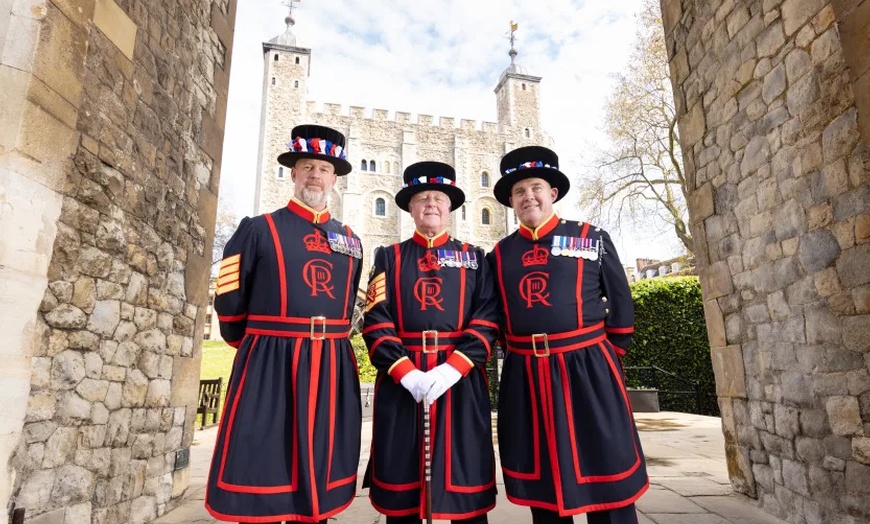 Image 2: Family-Friendly Routemaster Bus Tour with Live Guide – London