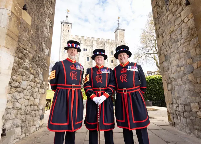 Family-Friendly Routemaster Bus Tour with Live Guide – London