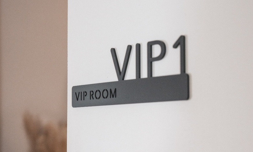 Image 7: VIP Scalp Spa w/Massage for Single or Couples