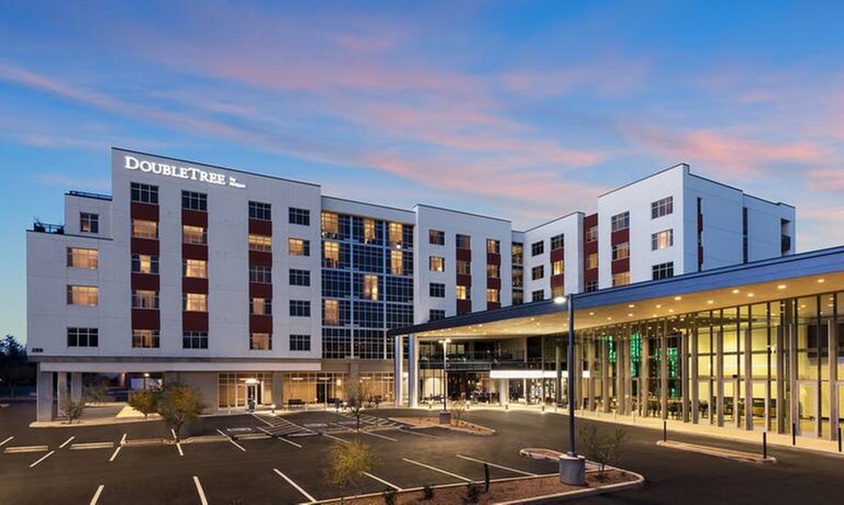 Modern Downtown Hotel in Tucson With Pool 