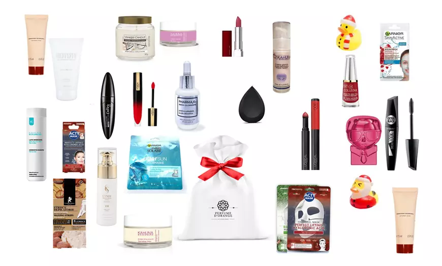 Image 1: Caja misteriosa de Navidad con cosméticos, perfumes de Yankee Candles