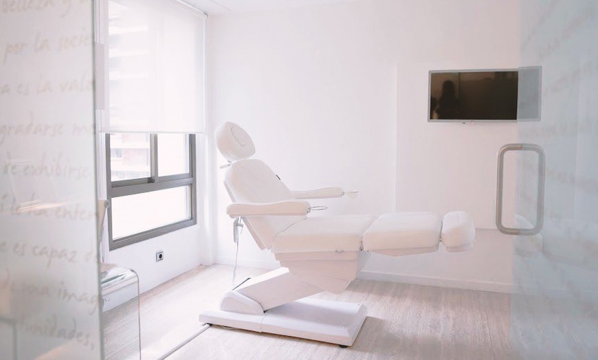 Image 2: Bioestimulación facial o capilar, con cocktail de vitaminas opcional