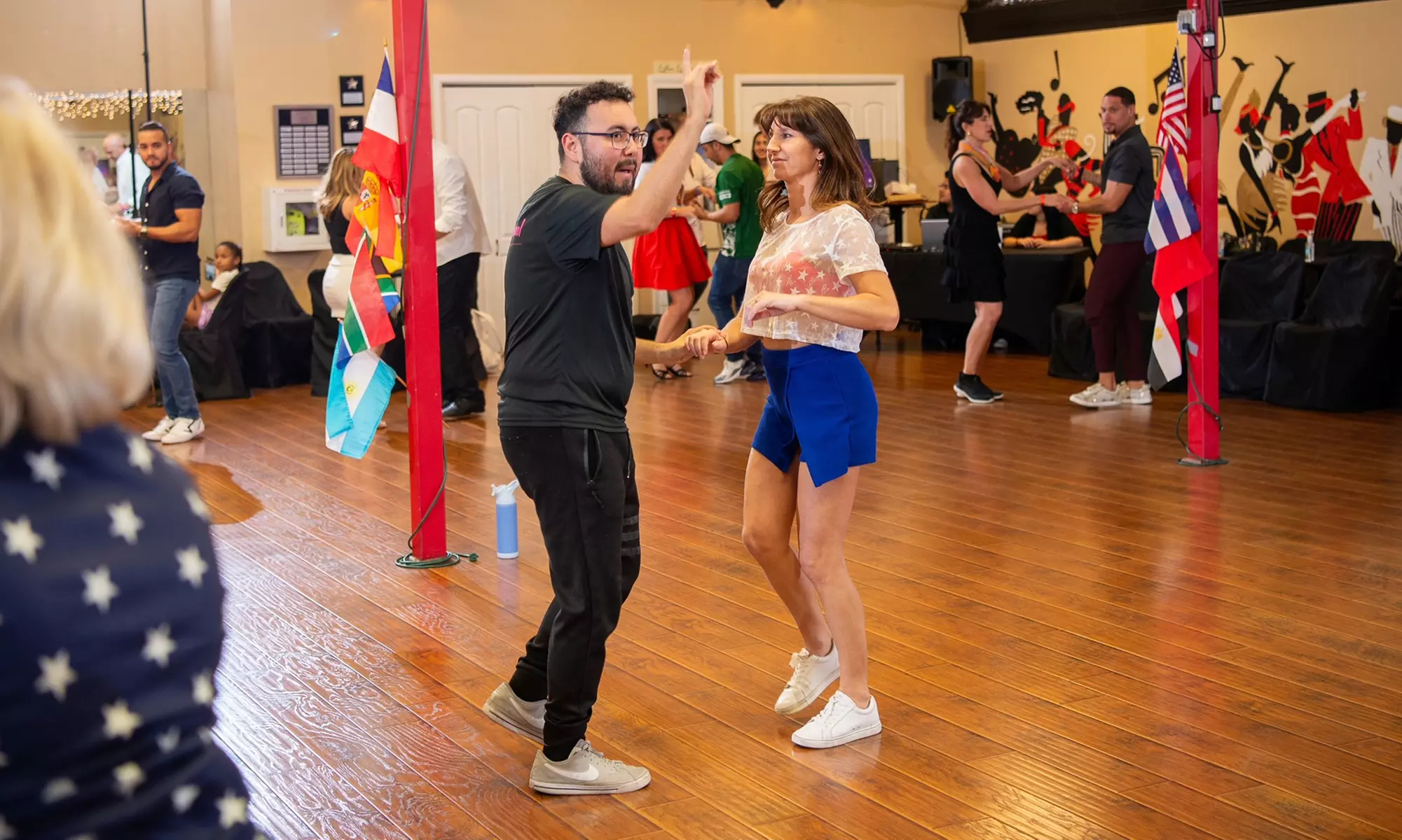 Bachata Dance Classes for Beginners, Patterns, and Sensual Styles