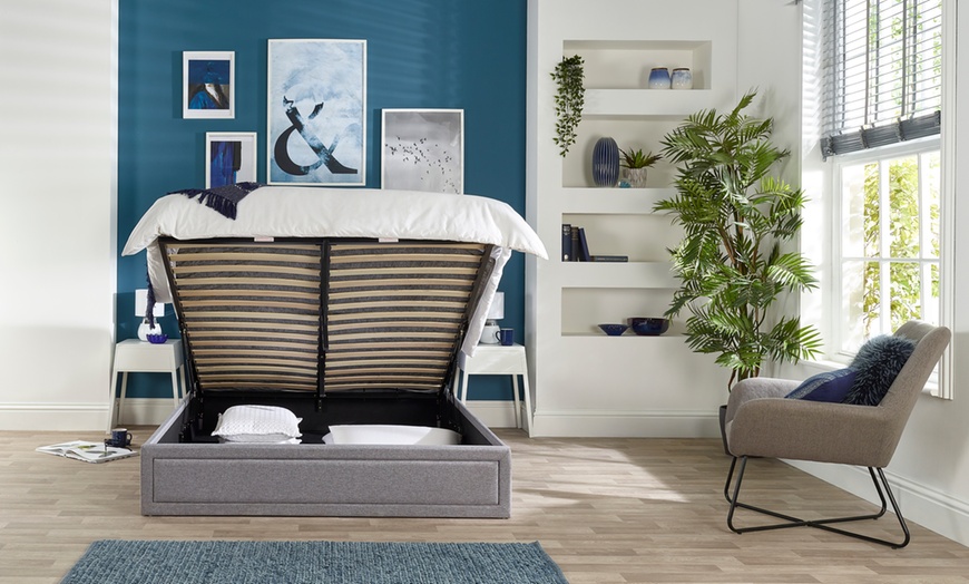 Image 4: Aspire Castleton Quilted Headboard Ottoman Bed