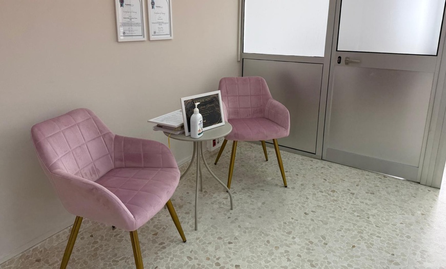 Image 3: 1 o 2 sesiones de meso BB-Glow a elegir con Dermapen para 1 persona