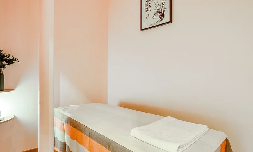 Image 4: Massage tuina en solo ou duo avec Kang Sheng Yuan à Paris 5e