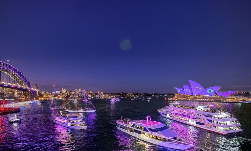 Image 2: Entry with Drink on Arrival or Drink & Buffet Dining at Vivid Cruise