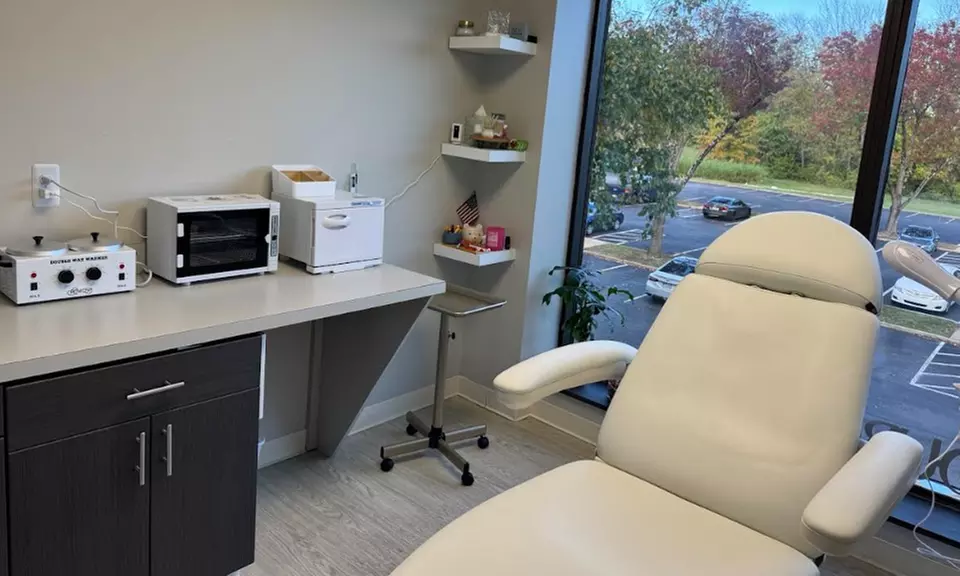 Experience Rejuvenating Facial Sessions of your Choice!