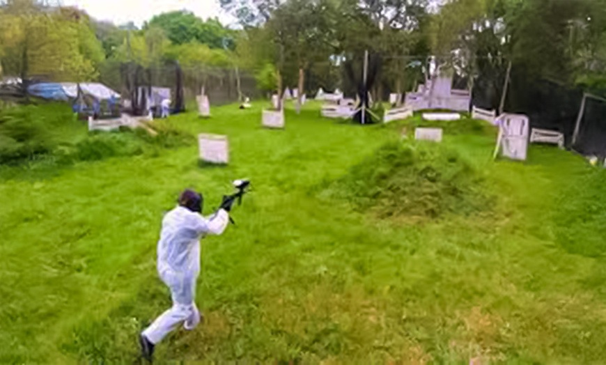 Image 3: Partie de Paintball à La Vallée des Korrigans