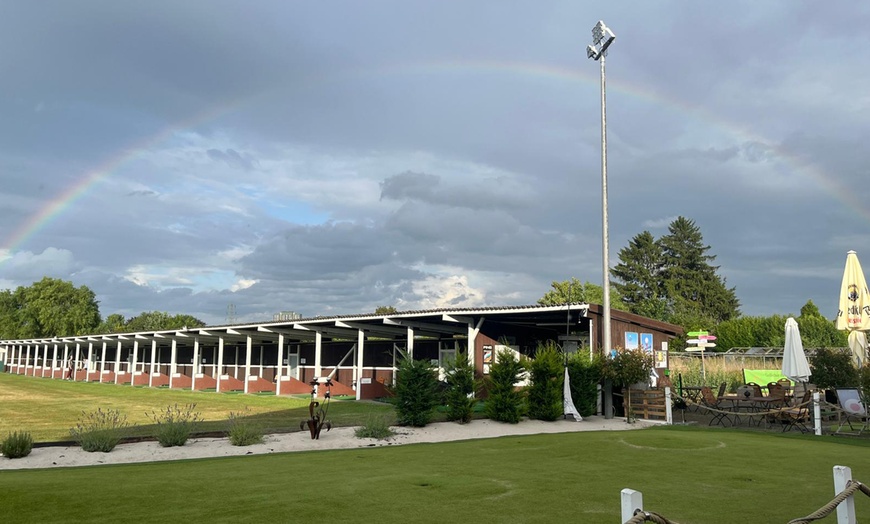 Image 3: Golf-Driver Spezialtraining – 50 Min. inkl. Tageskarte für 1 Person