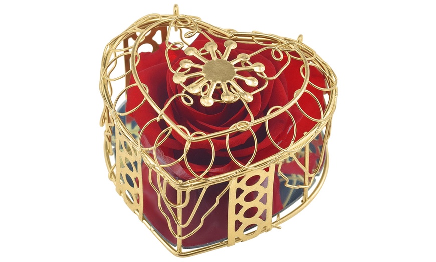 Image 4: Cofanetto a forma di cuore con rosa eterna