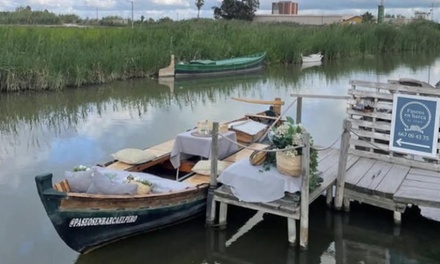 Para 2 personas: paseo privado en barca para ver la puesta de sol con cava, coca de llanda y decoración - Paseos en Barca El Pero
