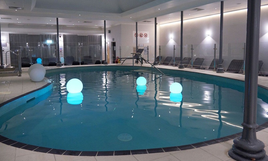 Image 33: Felbridge: Double Standard with Breakfast