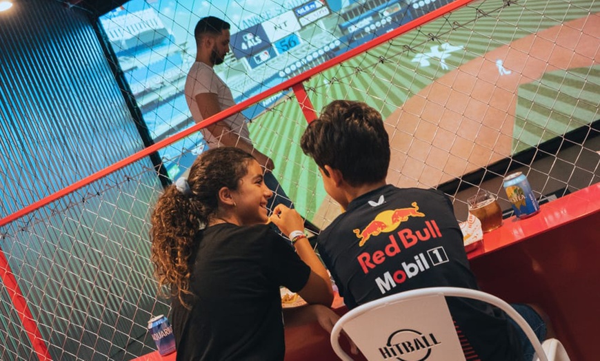 Image 3: Experiencia en simulador de bateo de béisbol durante 30 o 60 minutos