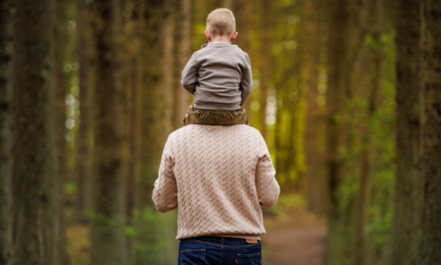 Image 8: Mini Doggy, Family, Full Doggy, or Full Family Photoshoot and More